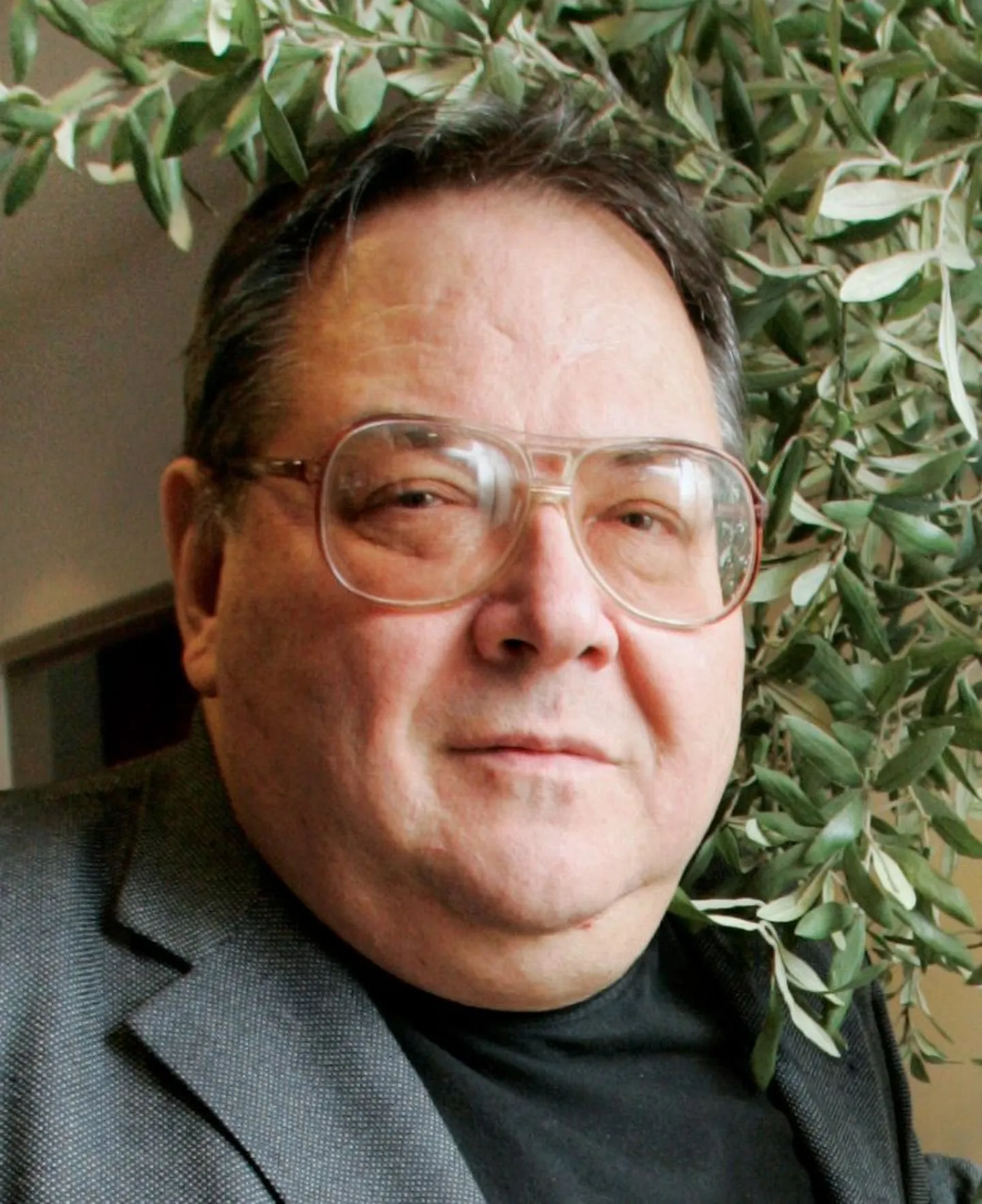 Николай Петров.