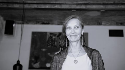 Umrla je izjemna latvijska slikarka Aija Zariņa