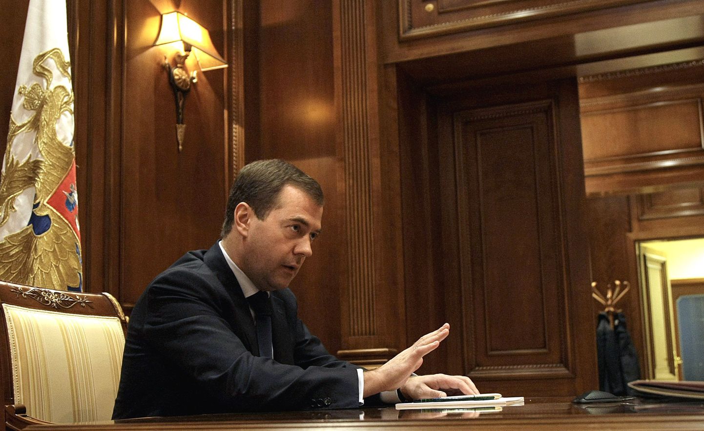 President Dmitri Medvedev oma kabinetis Gorki residentsis.