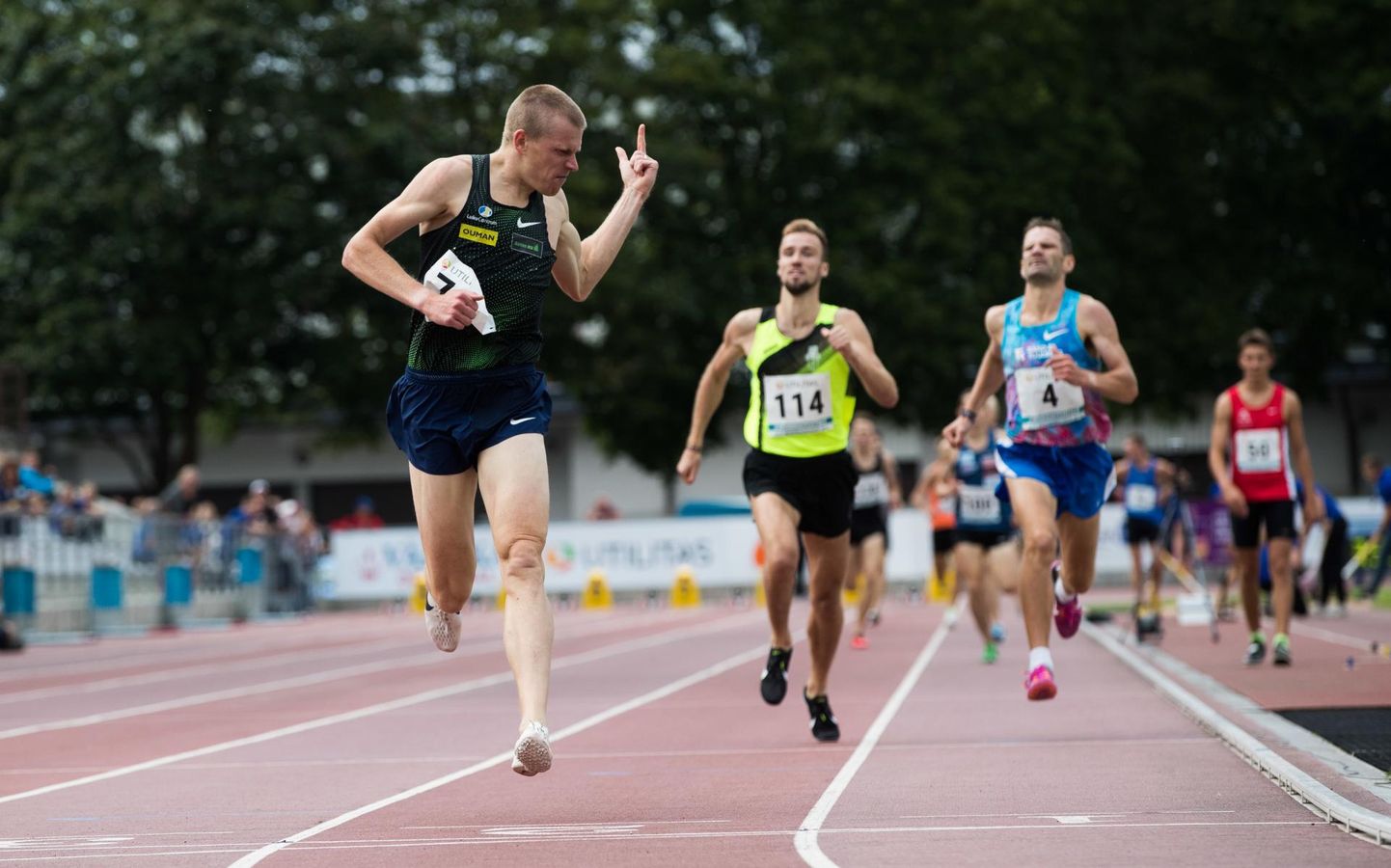 Augustis triumfeerus Kaur Kivistik (vasakul) Eesti kergejõustiku meistrivõistlustel nii 3000 meetri takistusjooksus (9.35,31) kui ka 1500 meetri jooksus (4.00,39.).