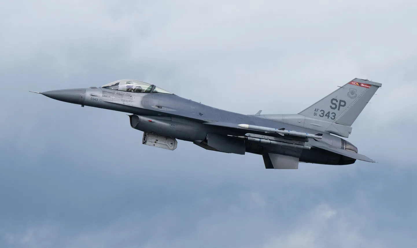 Истребитель F-16