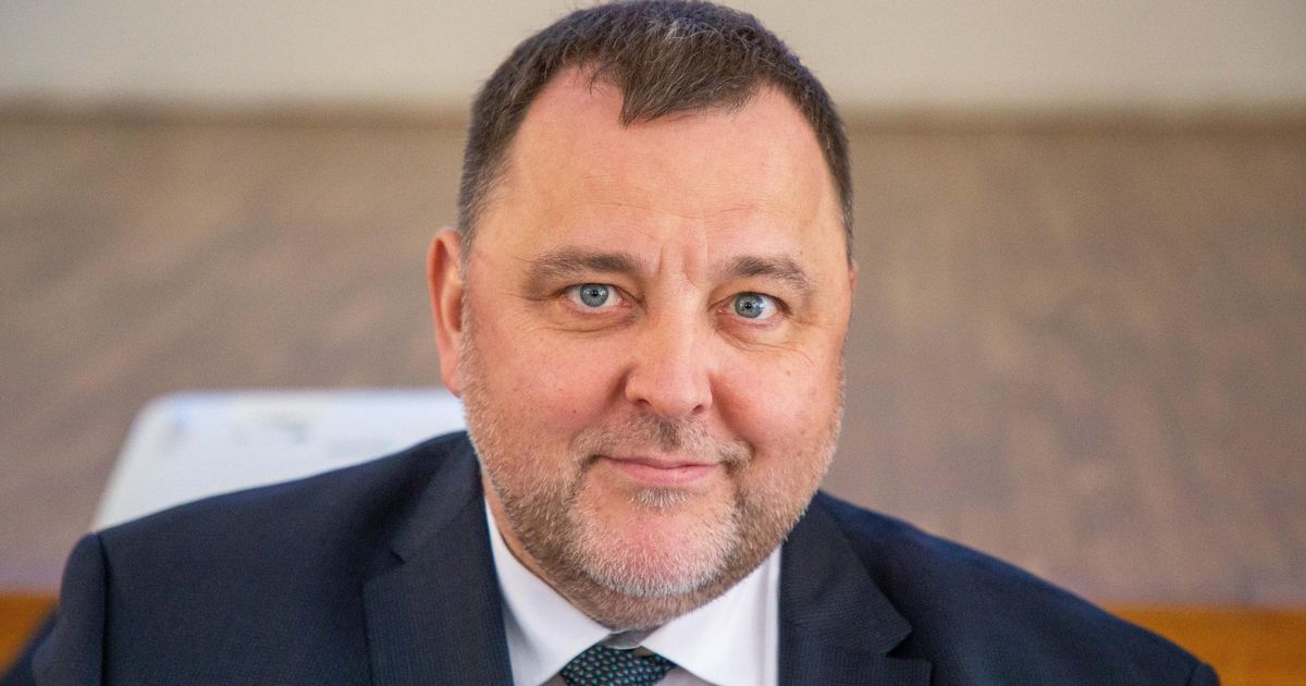 Бывший министр финансов Свен Сестер завершает политическую карьеру