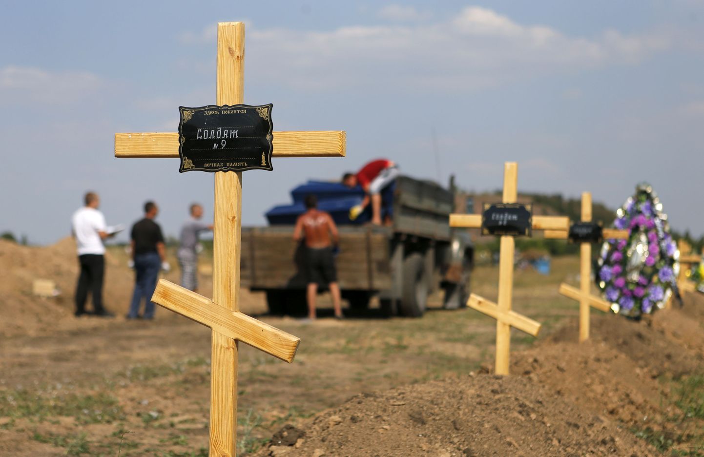 Venemeelsete mässuliste hauad Ida-Ukrainas Donetskis.