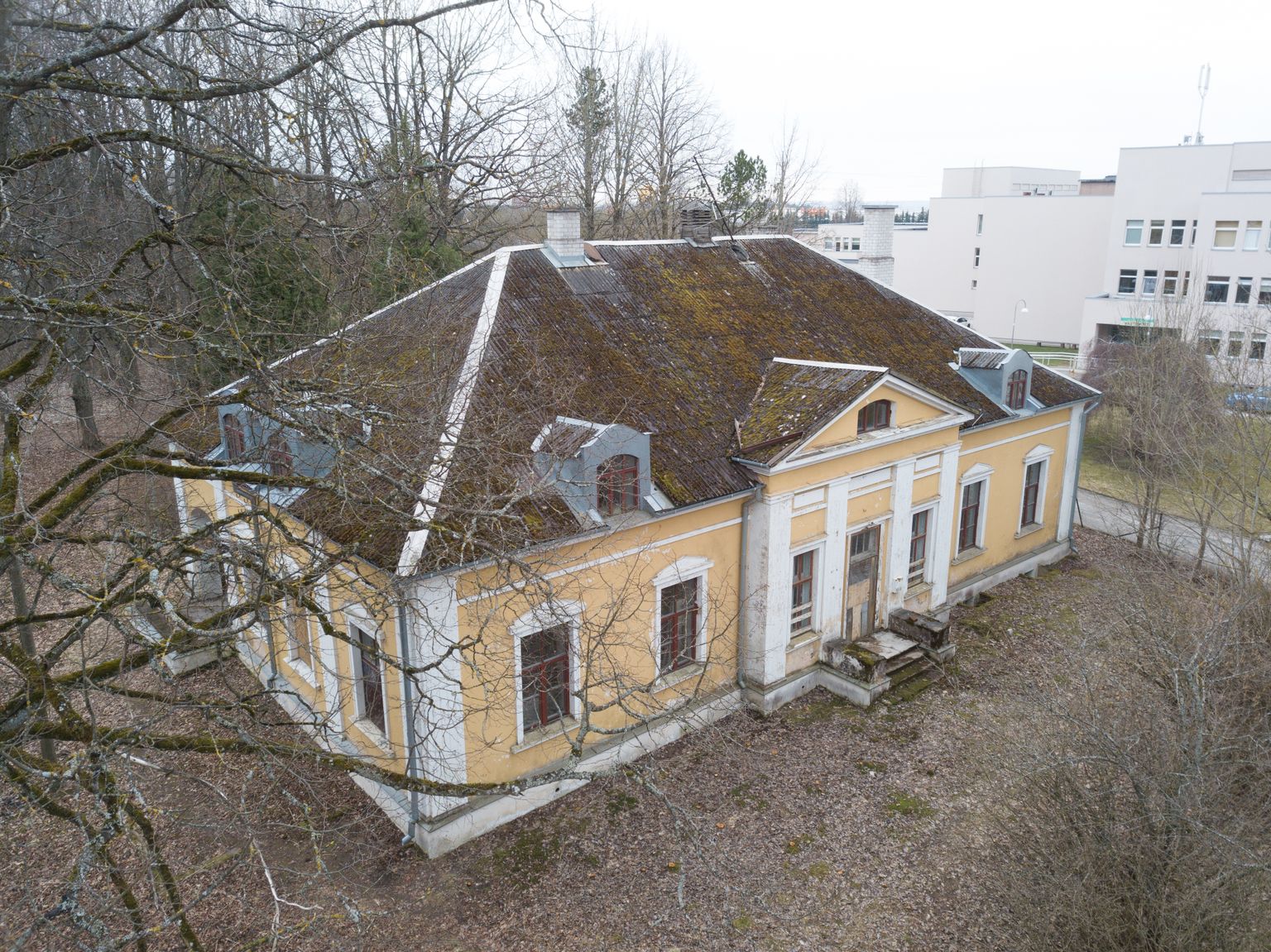Selles majas praeguse aadressiga Raja 31a elasid aastail 1914–1918 Aino ja Oskar Kallas oma lastega.
