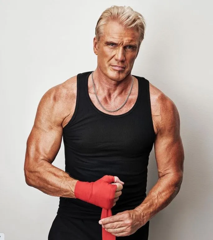 Дольф Лундгрен жалаңаш