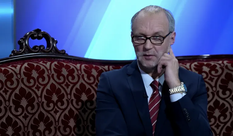 Henrik Normann parodeerimas Alar Karist.
