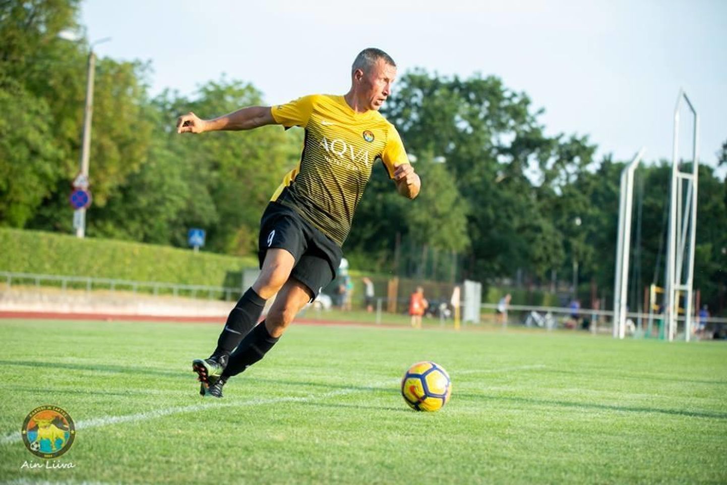 41-aastane Sergei Akimov ei näita jalgpalliväljakul vähimatki märki väsimusest ning on endiselt väga välejalgne.