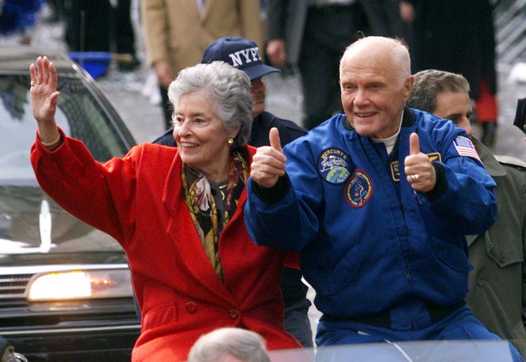 Astronaut John Glenn ja ta naine Annie 19. novembril 1998 New Yorgis