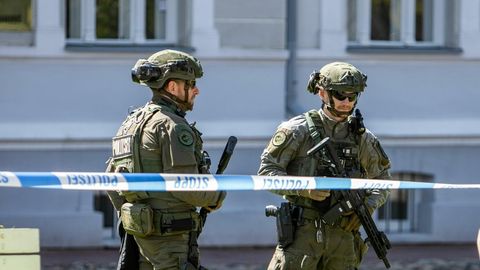 V Tallinnu policija s taserjem aretirala moškega z nožem v cvetličarni