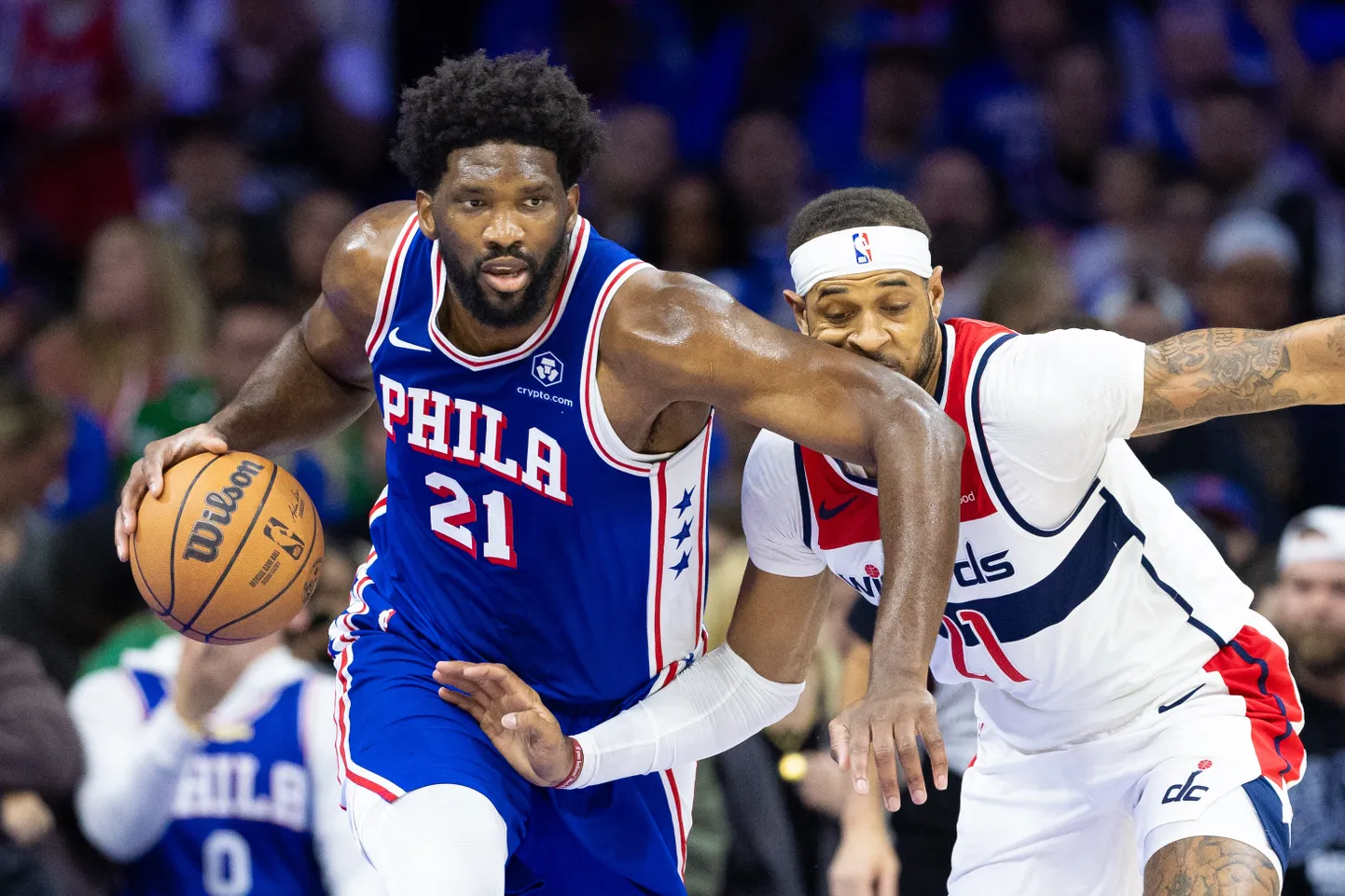 NBA zvaigzne Džoels Embīds
