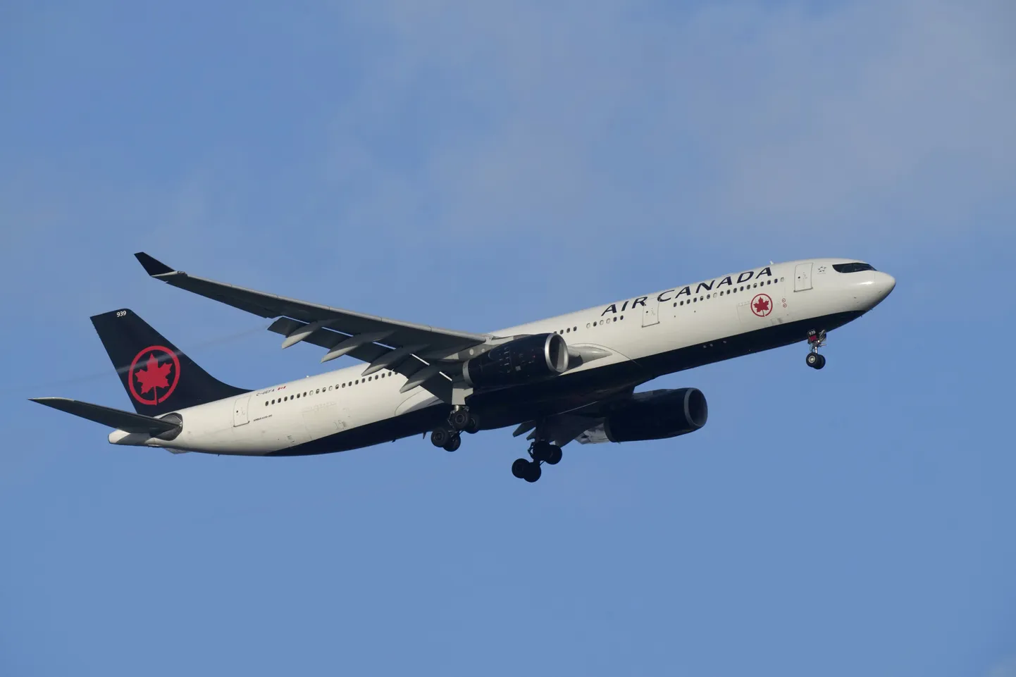 "Air Canada " lidmašīna.