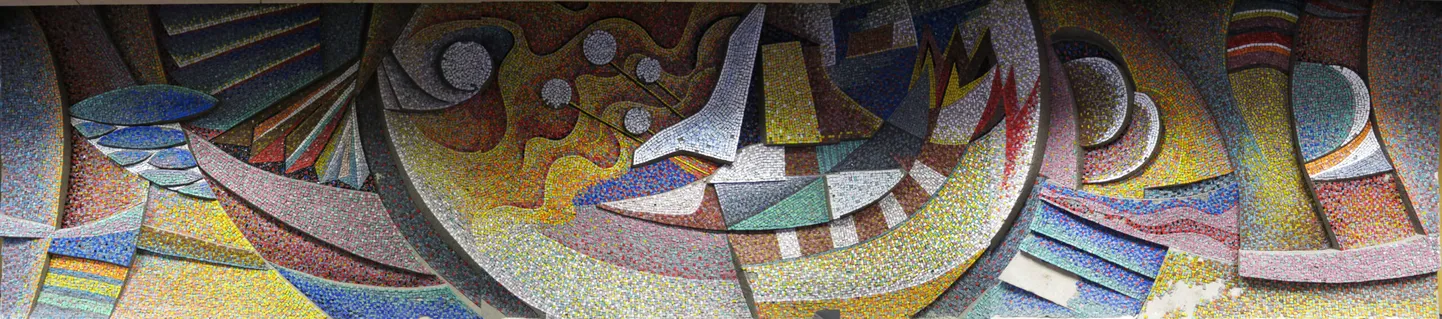 Vassili Tovtini mosaiikpannoo Tartu Katseremonditehases, 1974.