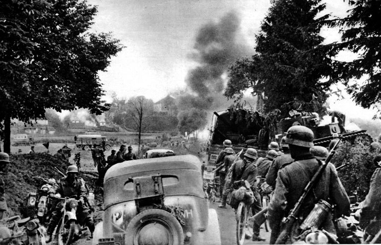 Saksa väed liikumas 1941 okupeeritud aladel