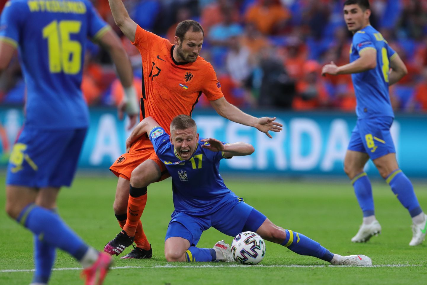 Момент матча между сборными Украины и Нидерландов.