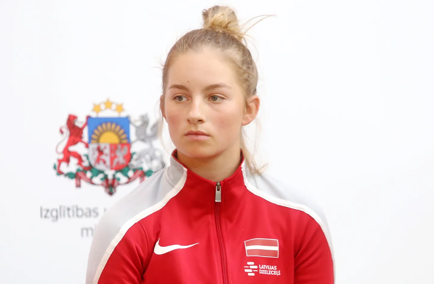 Latvijas sieviešu izlases tenisiste Daniela Vismane tikšanās laikā ar mediju pārstāvjiem un interesentiem tirdzniecības centra "Spice" 1. stāvā lielajā ātrijā.