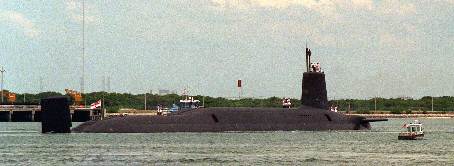 Briti allveelaev HMS Vanguard.
