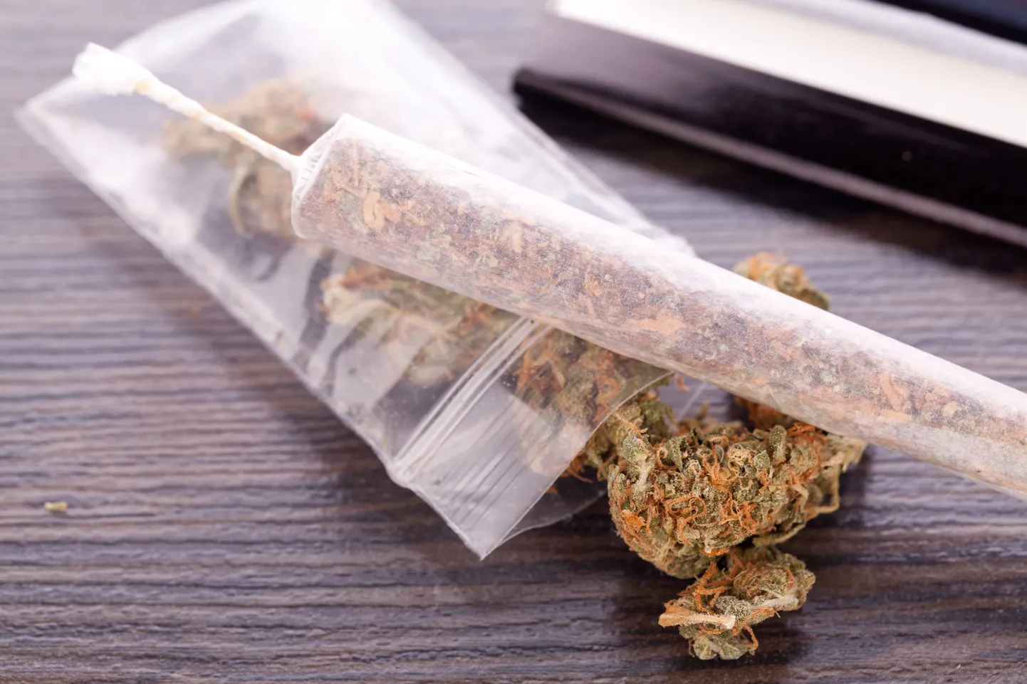 Uruguays legaliseeritakse kolmapäevast  marihuaana tarvitamine, keelatud on selle manustamine siiski töökohal, avalikes kohtades ja autoroolis.