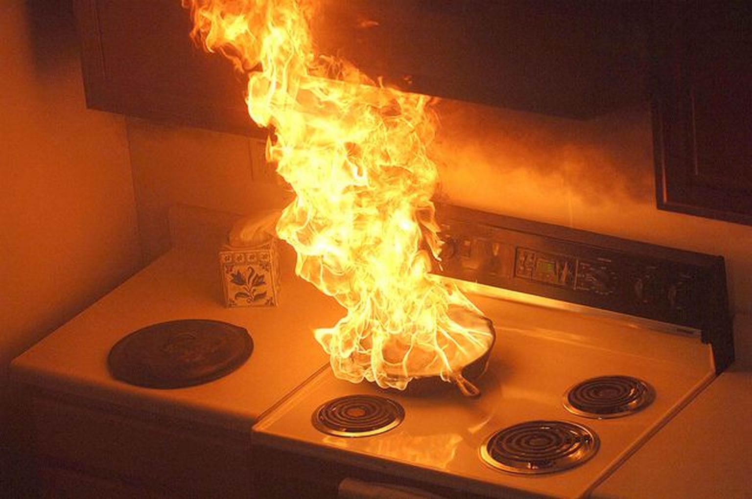 Tulekahju köögis.