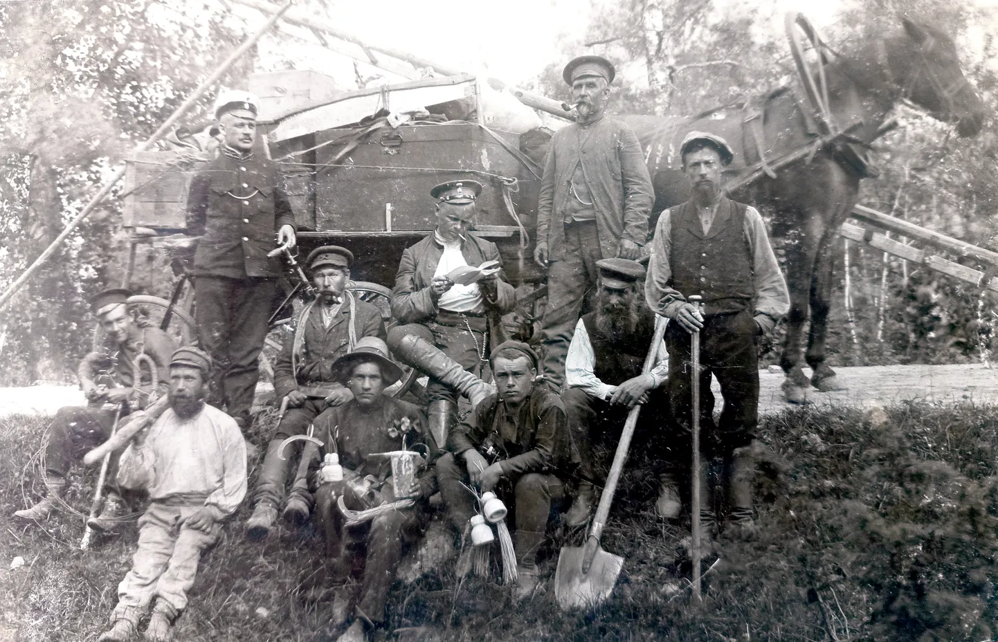 TELEGRAAFILIINIDE REMONDIKOLONN 1900. aastate alguses.
