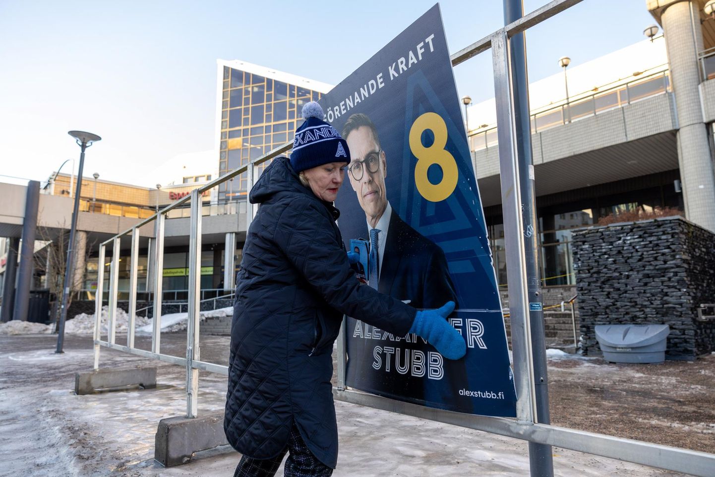 Kokoomuse liige Riina Mattila pühendas viimastel kuudel palju aega, et toetada erakonna kandidaadi Alexander Stubbi kampaaniat.