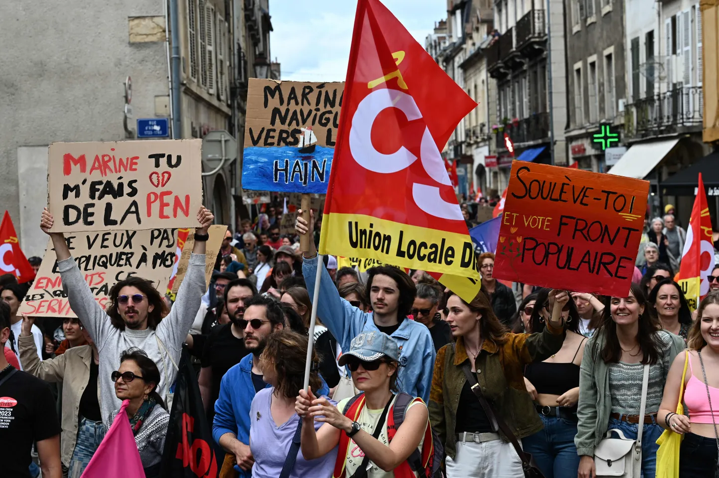 Parempopulistide vastane meeleavaldus Dijonis 15. juunil.