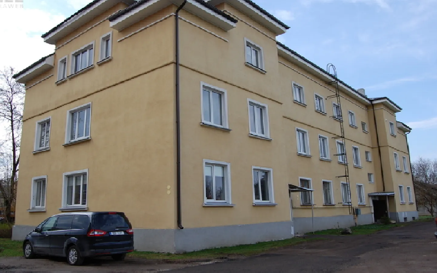 Jõhvis aadressil Sompa 2 asuvat maja hakati möödunud kümnendi keskel renoveerima, kuid paraku lõppes kinnisvaraprojekt pankrotiga.
