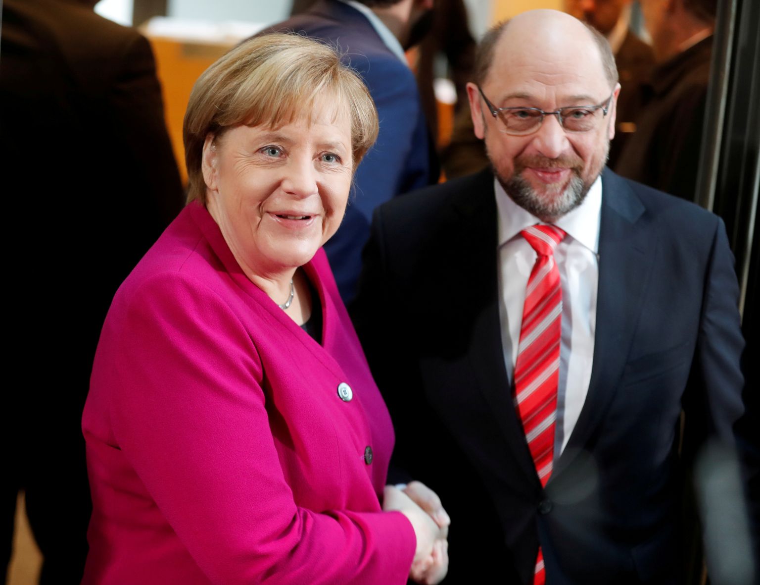 Angela Merkel ja Martin Schulz peavad leidma viimaste aastate jooksul kadunud usalduse, et Saksamaa kriisist päästa.