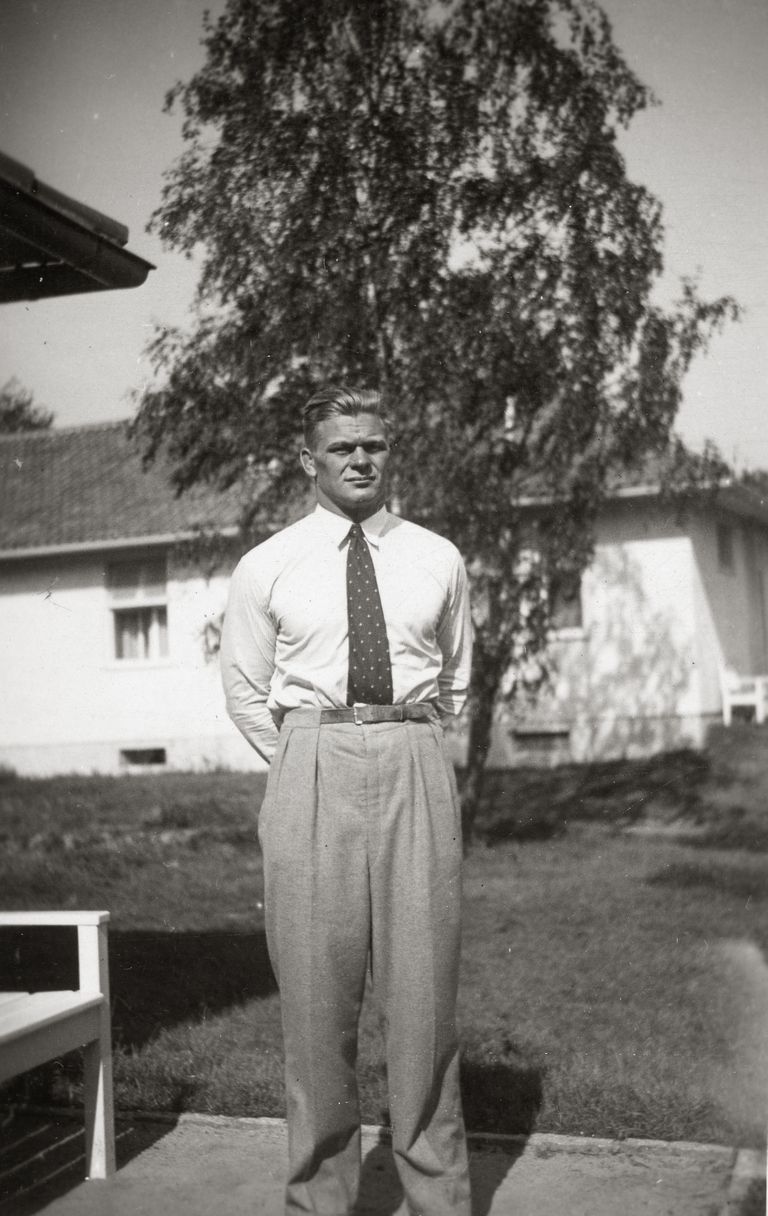 Kristjan Palusalu Berliini olümpiakülas (1936).
