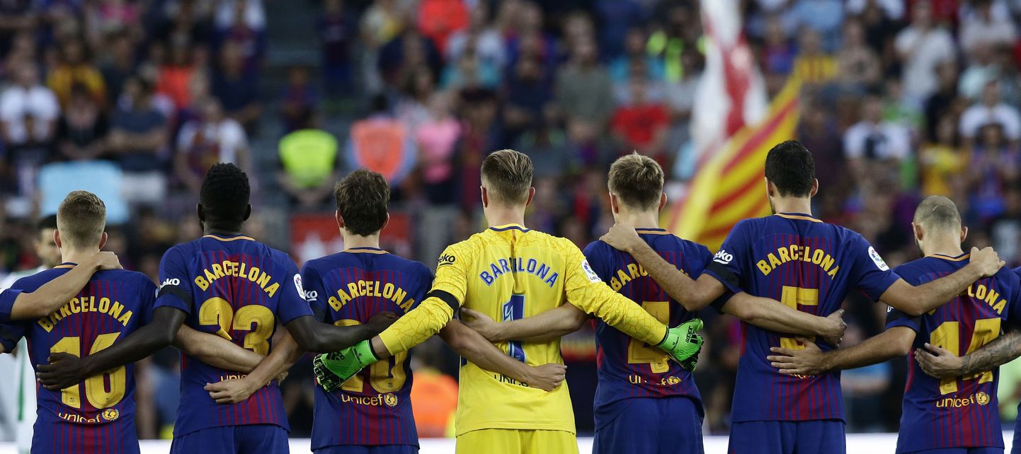 Barcelona mängijad mälestasid kohtumise eel terrorirünnaku ohvreid.