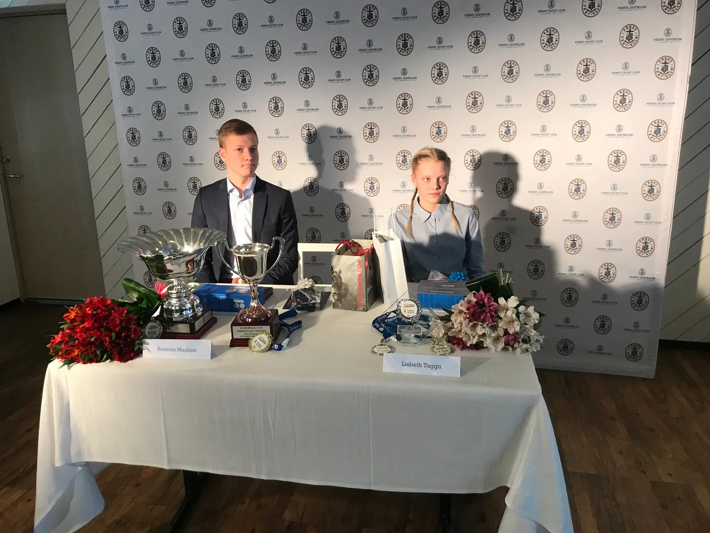 Jahtklubis tunnustati võidukaid jääpurjetajaid.