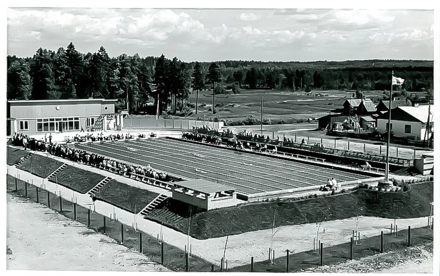Eelsoojendusega Järvakandi väliujula 1959. aastal.