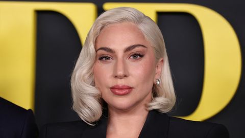 «Плачу в спортзале»: Леди Гага отреагировала на слухи о беременности
