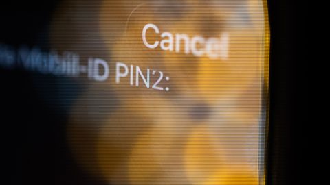 Kuressaares langes naine õngitsussõnumi ohvriks