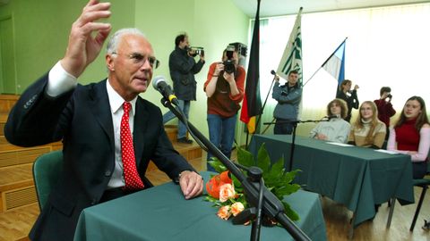 PM ARHIIV ⟩ Tallinna väisanud Beckenbauer tunnustas eestlasi