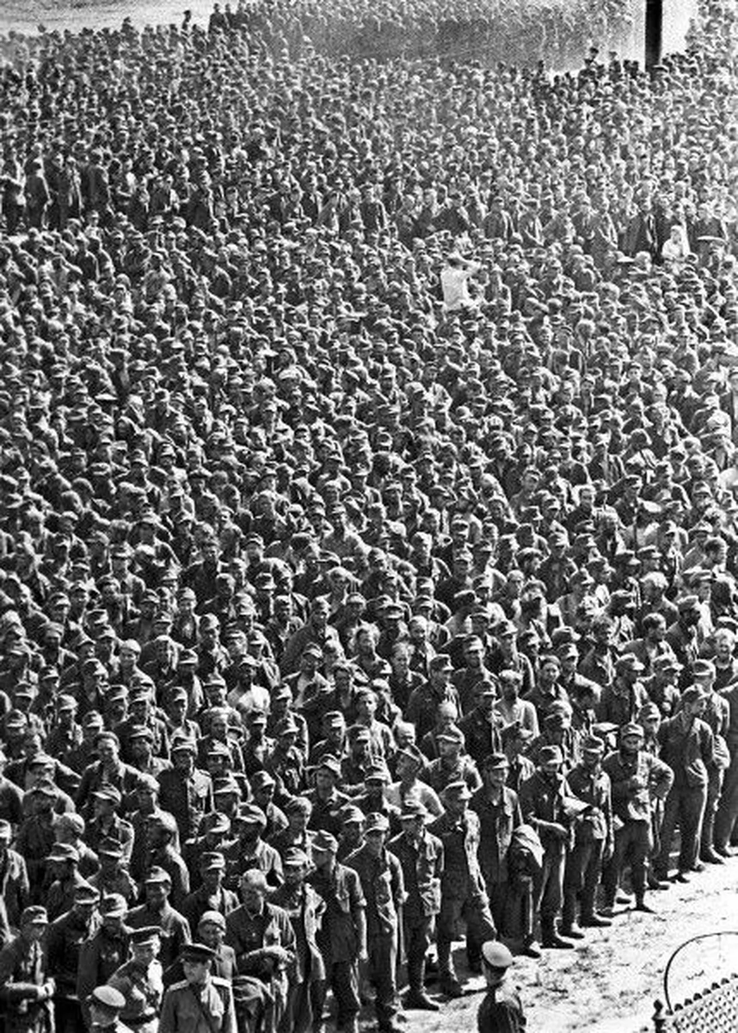 Natsi-Saksamaa sõjavangid Moskva tänavatel