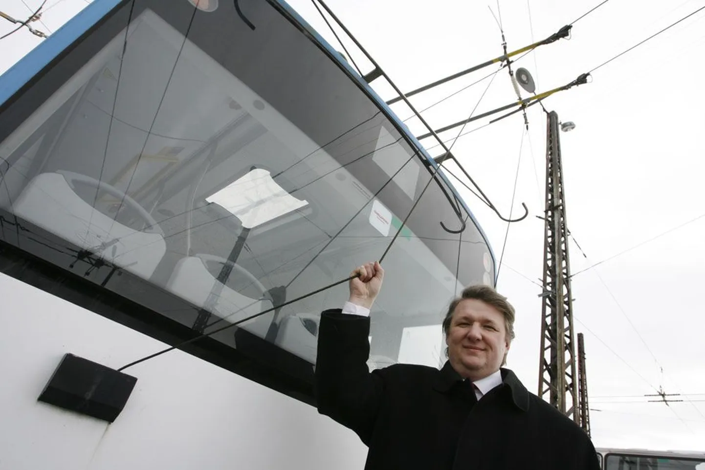 Tallinna trammi- ja trollibussikoondise juht Toomas Sepp ütleb, et Eesti Energia tegi firmale senisest 43 protsenti kõrgema hinnapakkumise.