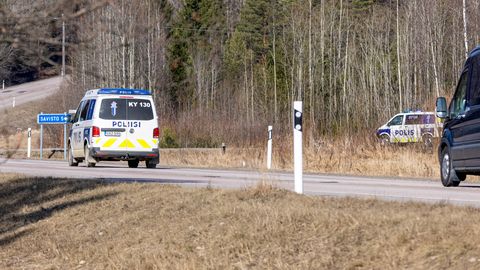 Somijā uz aizsaluša ezera netālu no Krievijas robežas atrasts drons