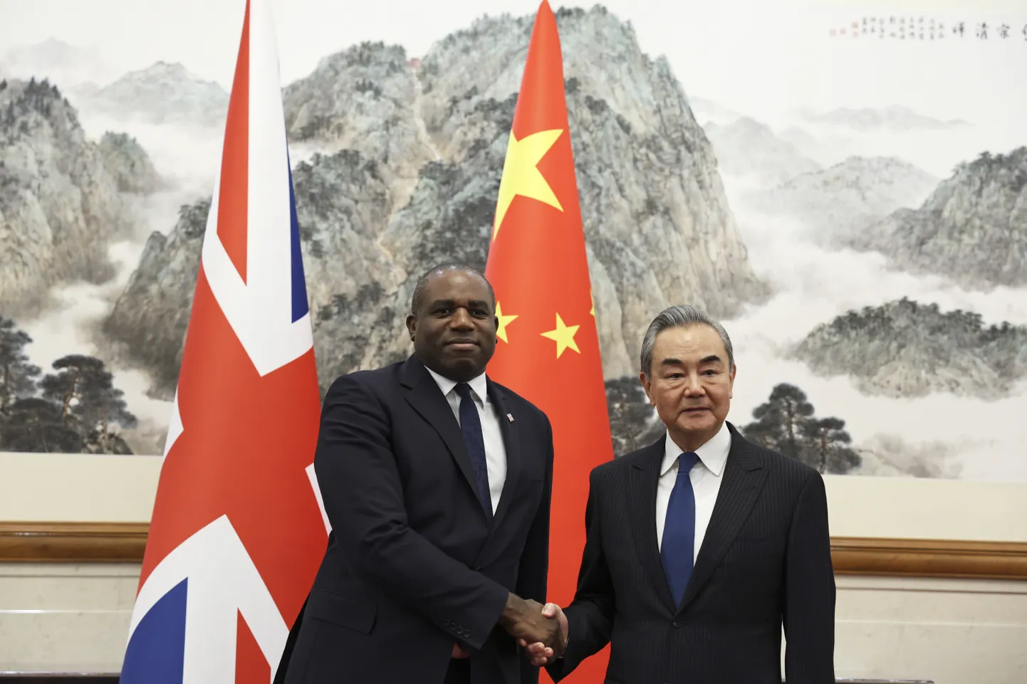 Brit välisminister David Lammy ja tema Hiina kolleeg Wang Yi kohtumisel 18. oktoobril Pekingis.