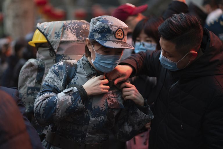 Hiina saatis Wuhani valvama ka armee. Haiglatesse tulid appi ka sõjaväemeedikud.