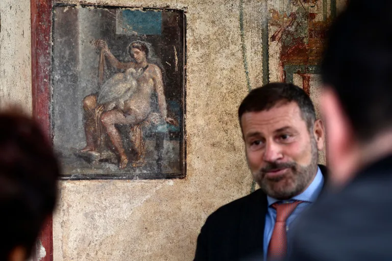 Pompei kaupmehemaja erootiline fresko, millel on Leda ja luik