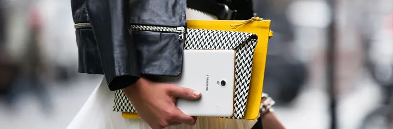 Kui su mobiilseadme ekraan on purunenud, asendatakse see volitatud Samsungi teeninduskeskuses uuega.