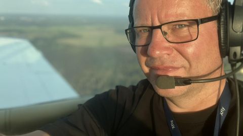 INIMESTEST AEGAMÖÖDA ⟩ Toomas Uibo. Lend taevas ja lae all