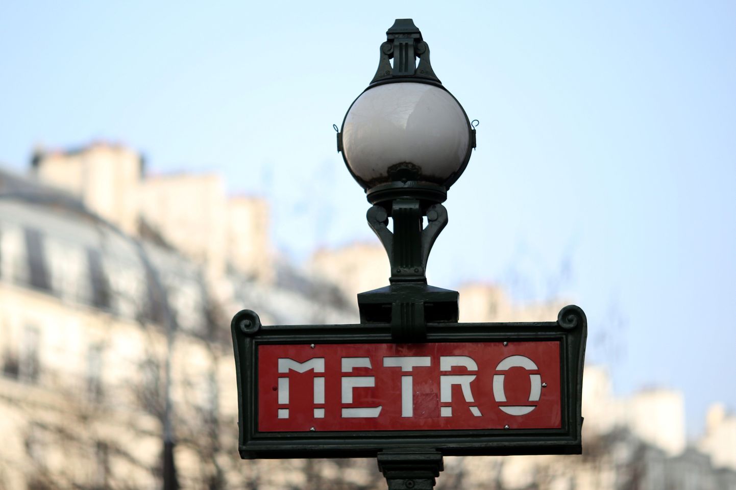 Pariisi autojuht pidas metrootreppi maa-alusesse parklasse sissepääsuks
