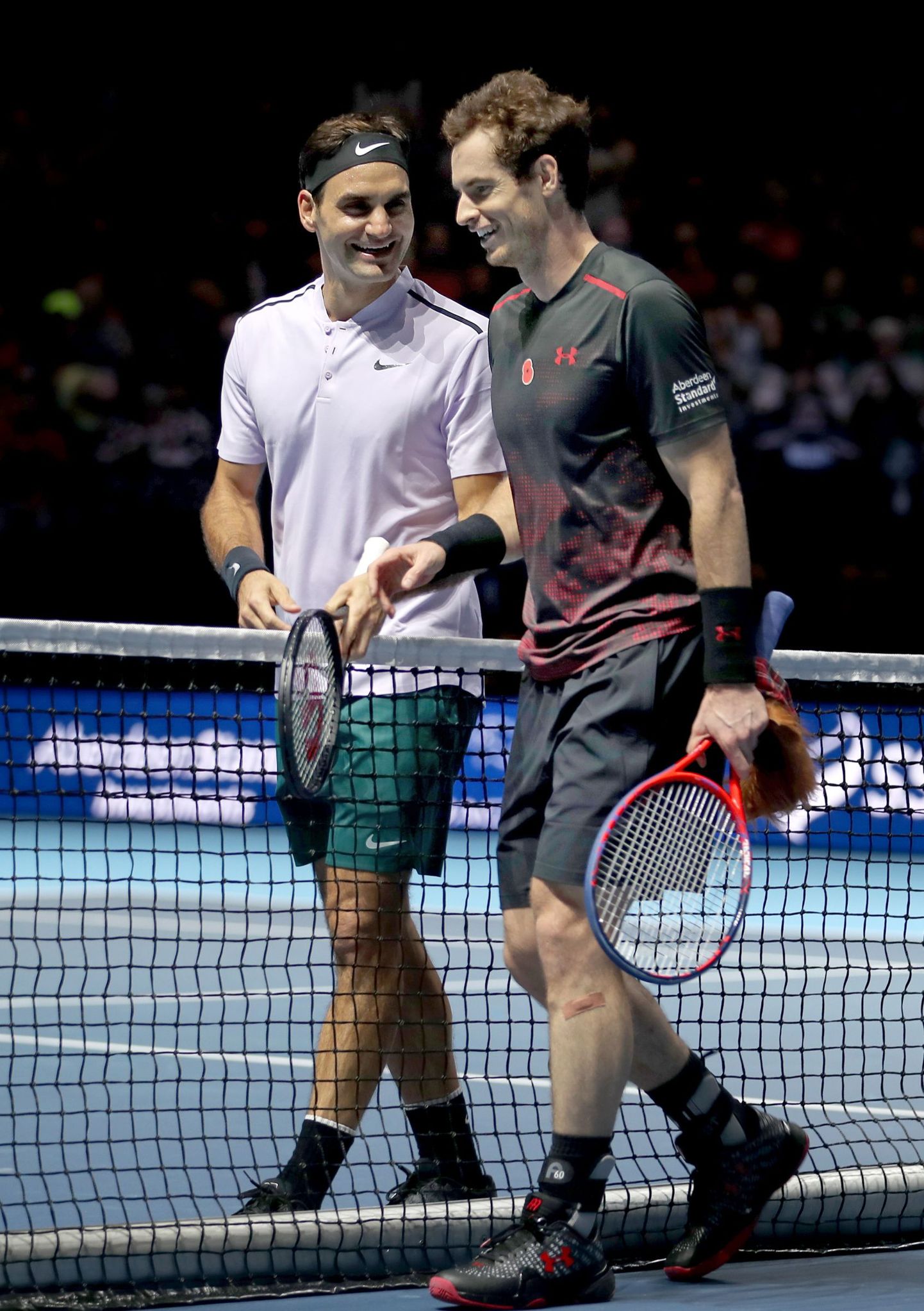 Roger Federer ja Andy Murray oma eilsel šõumängul.