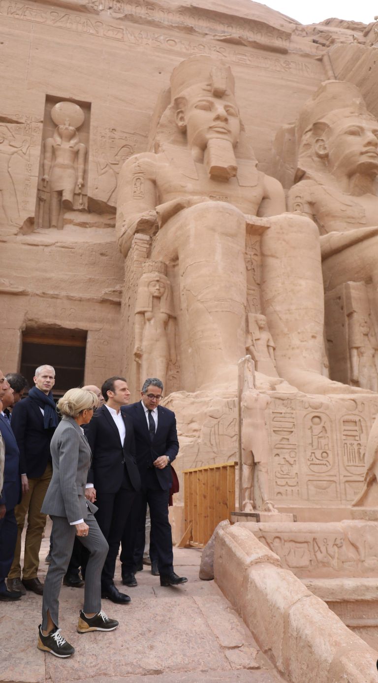 Prantsuse president Emmanuel Macron ja esileedi Brigitte Macron on Egiptuses visiidil. Prantslastele jäid silma proua Macroni kallid spordijalatsid