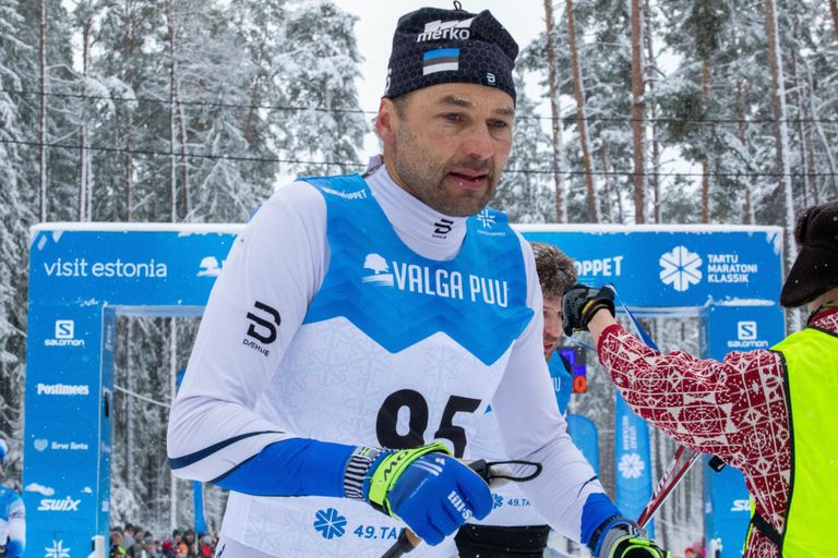 Andmebaasi Sport24 väitel teenis Andrus Veerpalu Eesti meistrivõistlustelt oma 49. medali täiskasvanute arvestuses.