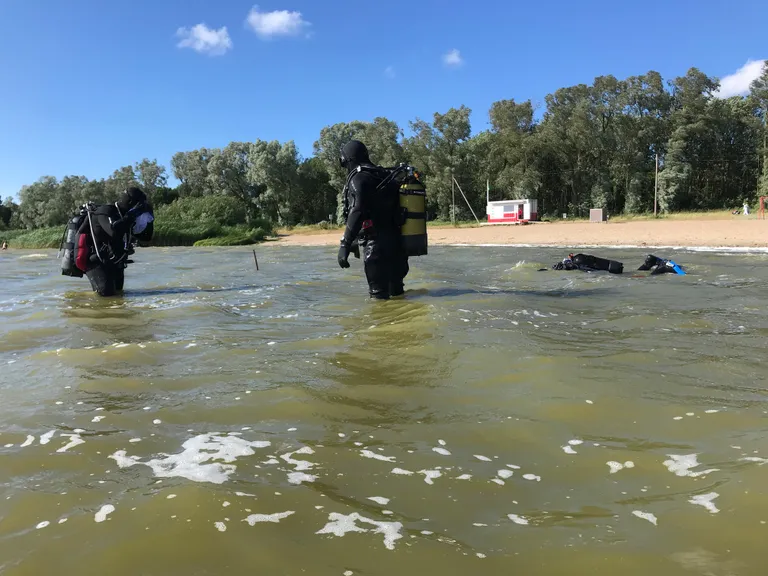 Озеро Харку. Водолазы.