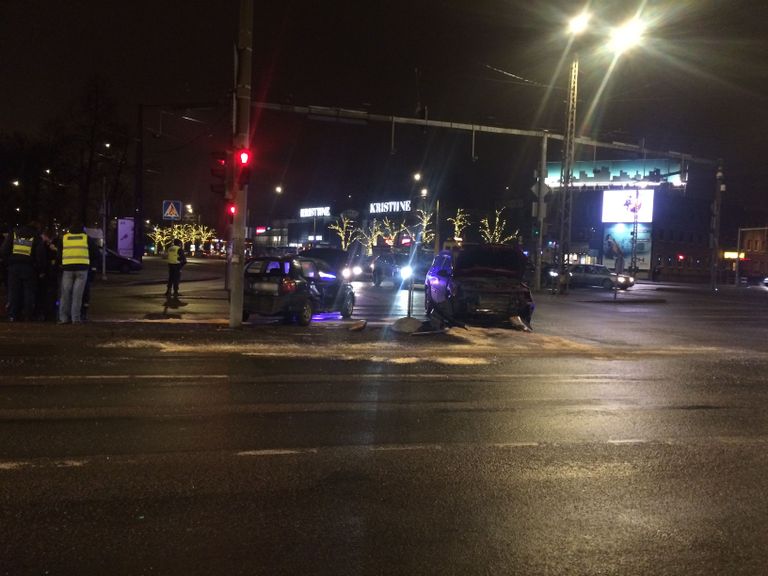 Liiklusõnnetus Kristiine keskuse juures. Foto: Olja Kivistik
