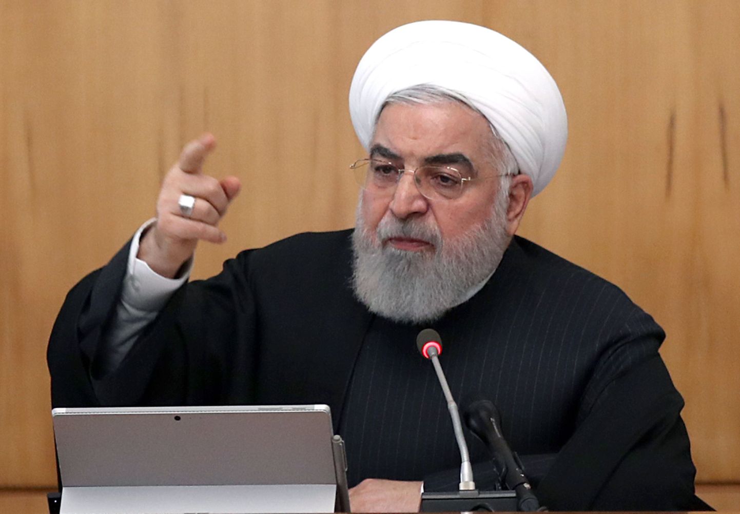 Euroopa sõdureid vihjamisi ähvardanud Iraani president Hassan Rouhani täna valitsuse istungil.