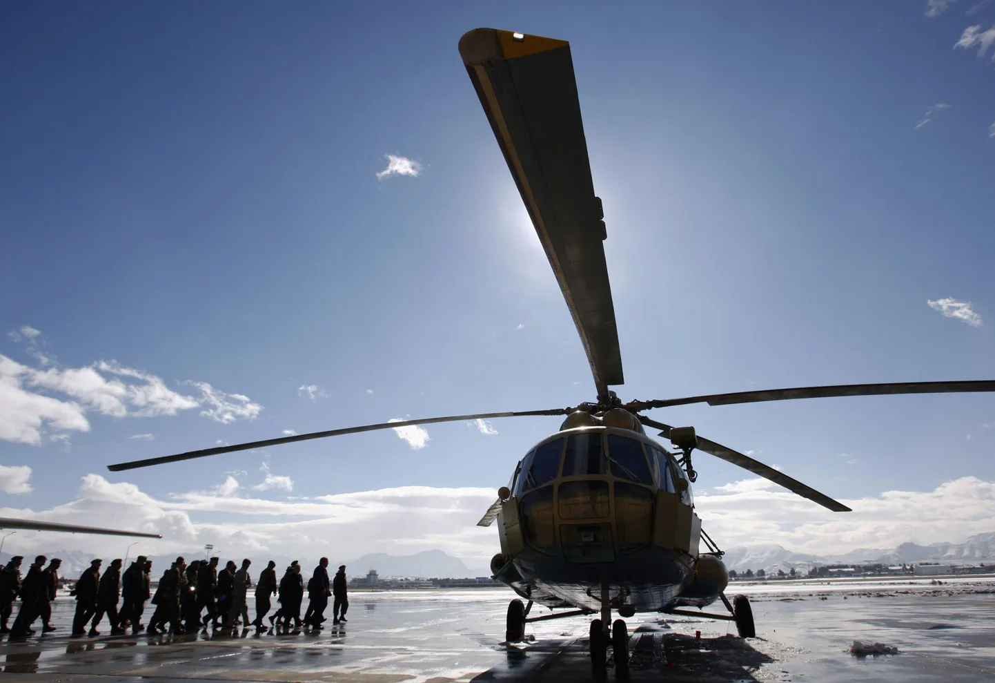 Vene helikopter MI-17 Kabulis sõjaväelennuväljal.